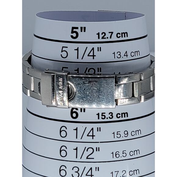 Swiss Army Watch - Classic Design with Silver Band - Picture 5 of 6